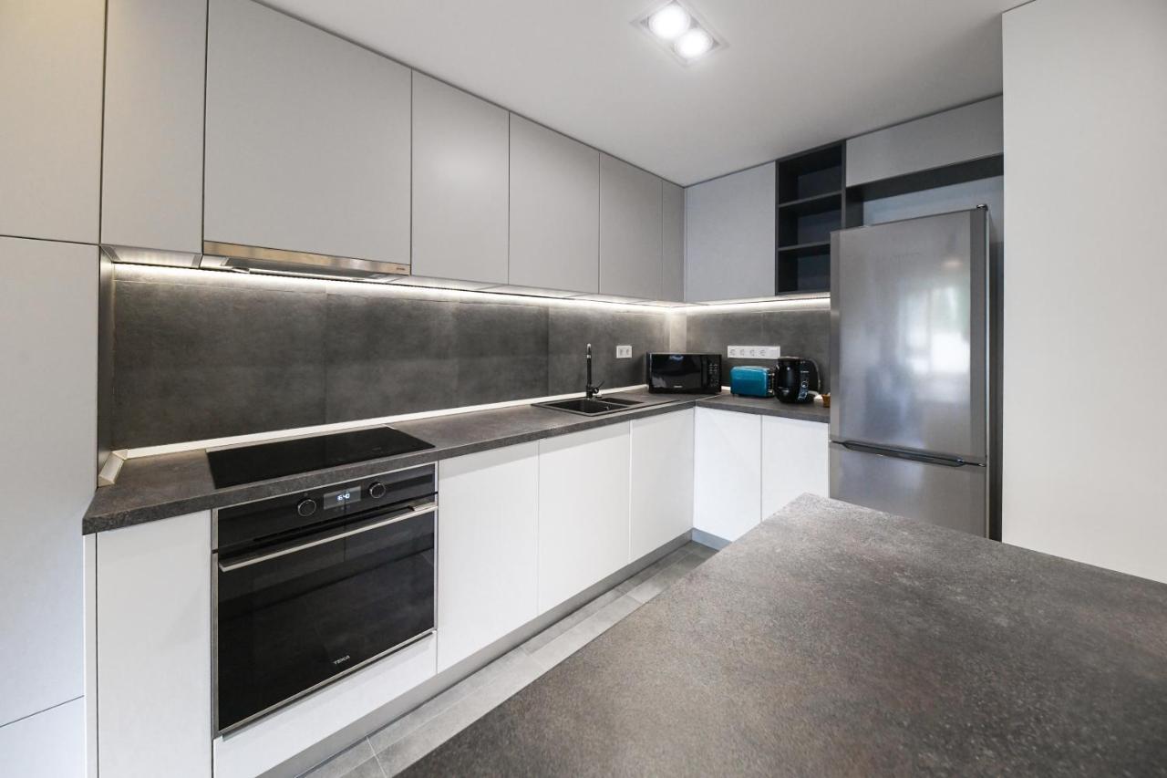 Modern Apartment In A Quiet Area كلوج-نابوكا المظهر الخارجي الصورة