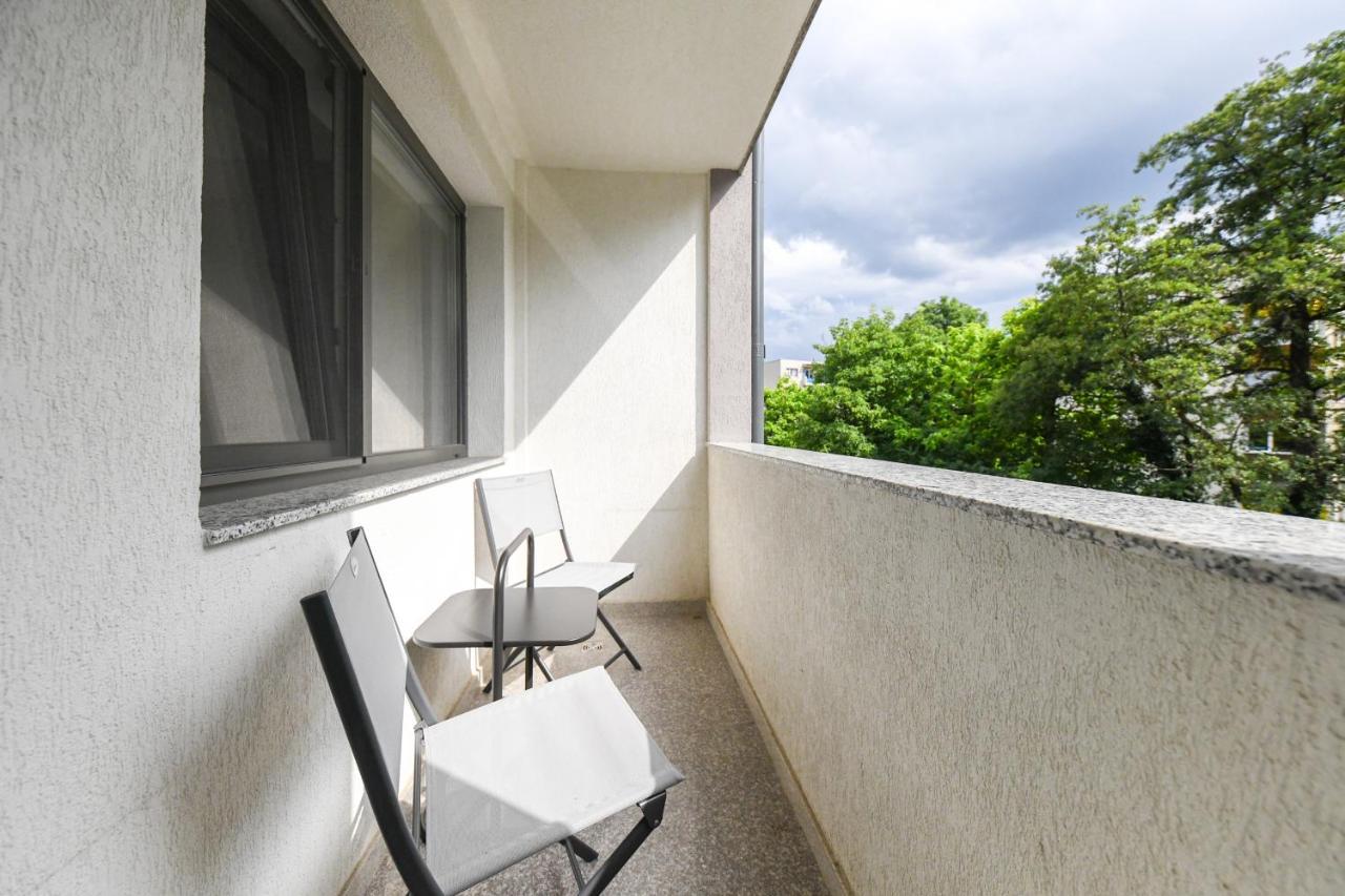 Modern Apartment In A Quiet Area كلوج-نابوكا المظهر الخارجي الصورة