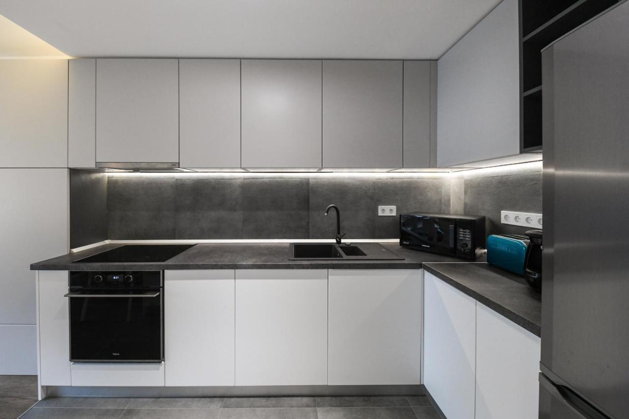 Modern Apartment In A Quiet Area كلوج-نابوكا المظهر الخارجي الصورة